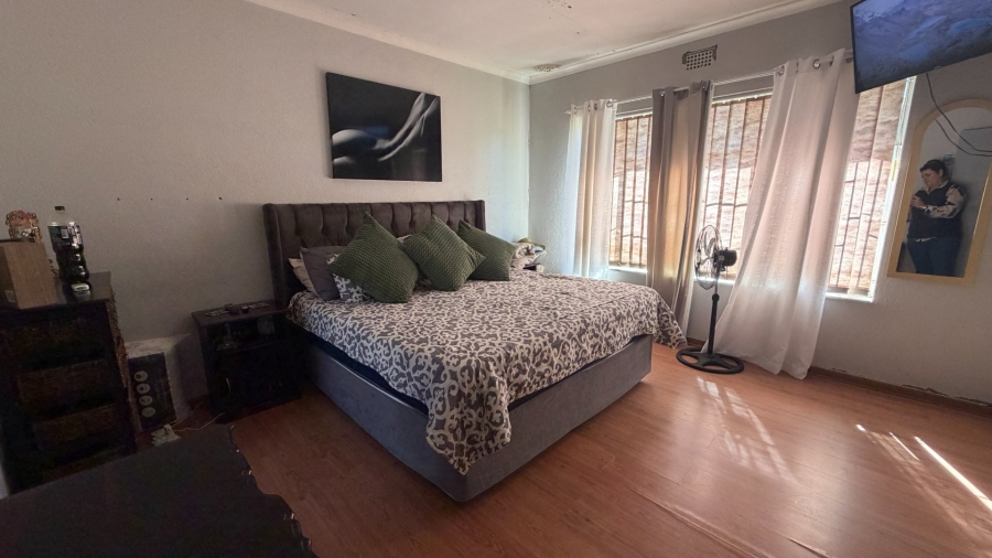 3 Bedroom Property for Sale in La Hoff North West